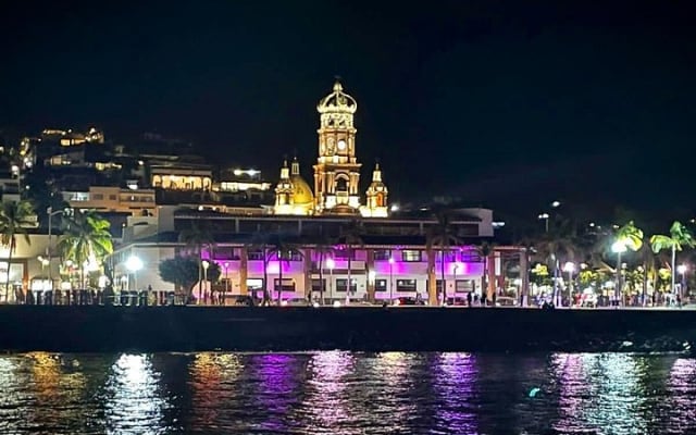 Puerto Vallarta: Private Luxury Yacht Sunset Cruise with Open Bar photo 12