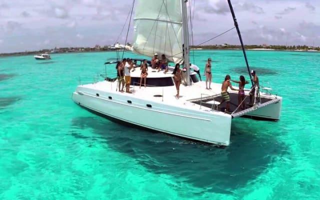 Cancun All Inclusive Catamaran Tour to Isla Mujeres photo 3