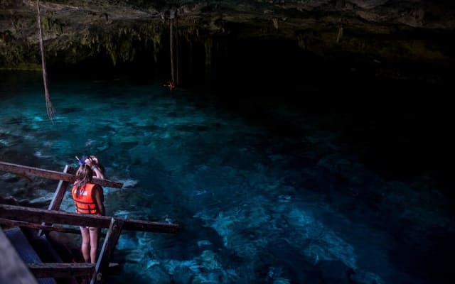 Discover the nature wonders of Tulum and the archaeological site. Lunch included photo 11