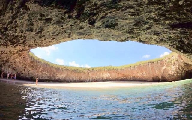 Playa Escondida Private Tour - Marietas Islands