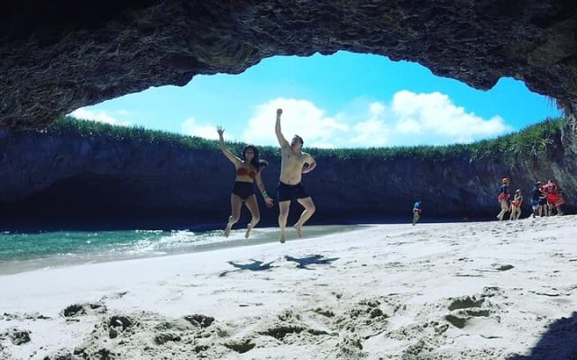 Playa Escondida Private Tour - Marietas Islands photo 5
