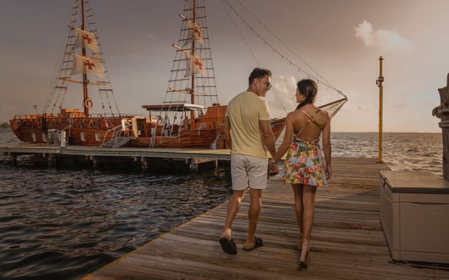 Cancun Lagoon Sunset Sailing Trip aboard classic Galeón with Dinner and Free bar photo 13
