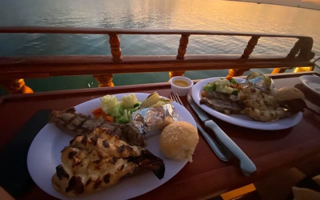 Enjoy The Spanish Galeon with a Romantic Night Dinner in Cancun photo 13