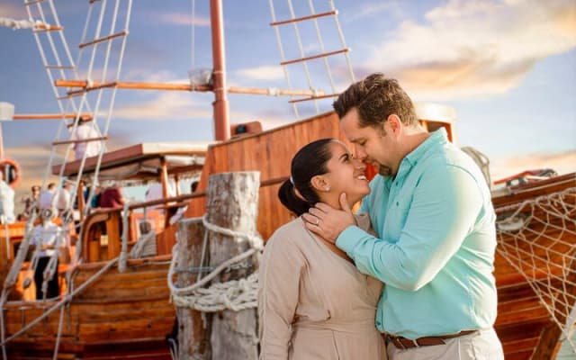 Live a Romantic Night Cruise Dinner at COLUMBUS (open bar included) photo 12