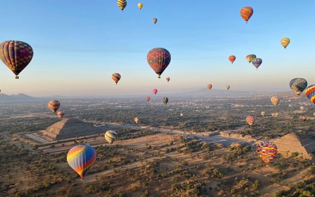 Vol en montgolfière à Teotihuacán depuis Mexico photo 2