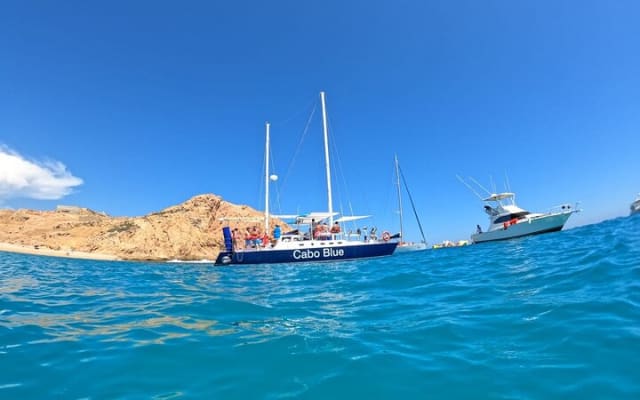 Cabo San Lucas Snorkeling Cruise with Open Bar and Lunch