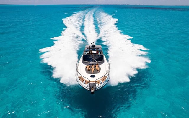 Cancun: 4-Hour All Inclusive Luxury Yacht – 50' Cranchi photo 9