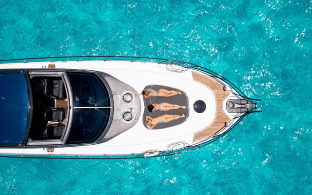 Cancun: 4-Hour All Inclusive Luxury Yacht – 50' Cranchi photo 10