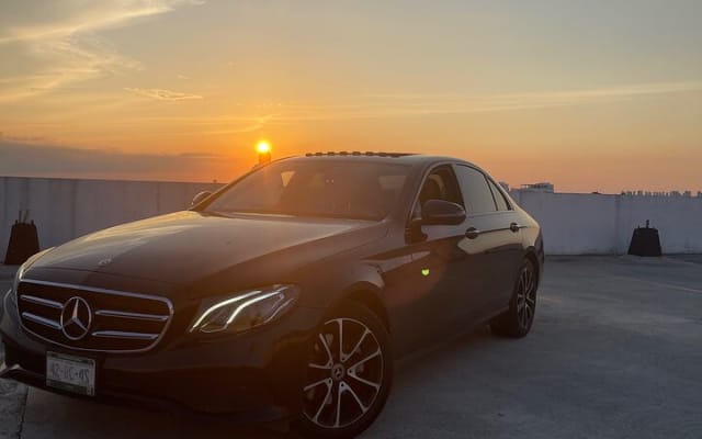 Luxury Business Sedan –Riviera Maya-Cancun Airport photo 4