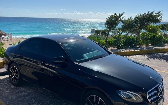 Luxury Business Sedan –Riviera Maya-Cancun Airport photo 7