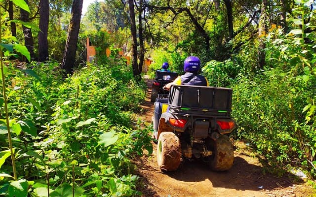 Private Adventure with guide in ATV to Waterfall in Valle Bravo photo 9