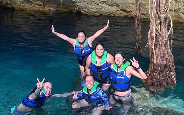 Tour de día completo a 4 cenotes desde Mérida photo 4