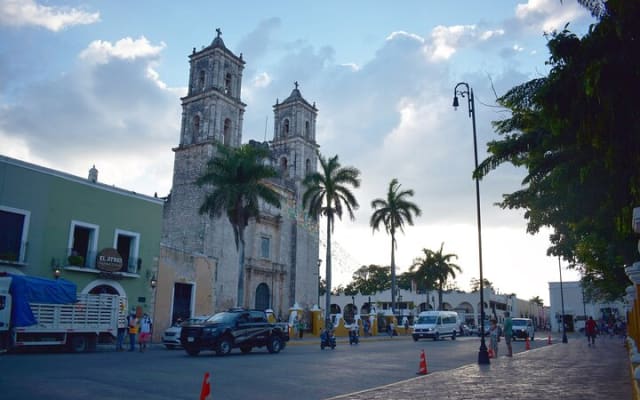 Discover the Maya ancient city Chichen Itza & 2 cenotes included photo 15