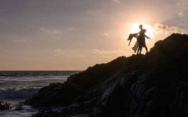 Sesión privada de fotografía de aventura en Mazunte, México photo 4