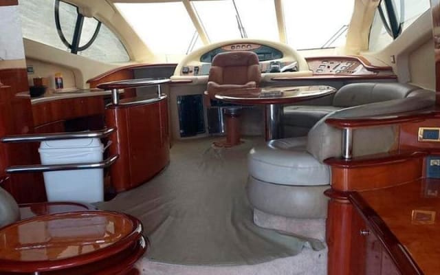 Yate de lujo de 58 pies para hasta 20 personas, 4 horas photo 6