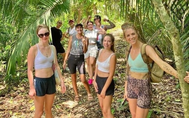 Experiencia de senderismo y yoga en la selva en México photo 8