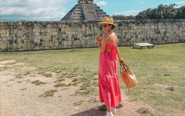 From Merida: Chichen Itza Tour, Izamal, Cenote Ik Kil and Food