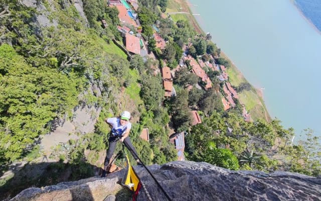 Private Rappelling Experience in Valle de Bravo photo 6