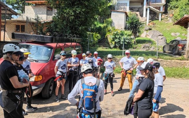 Private Rappelling Experience in Valle de Bravo photo 12