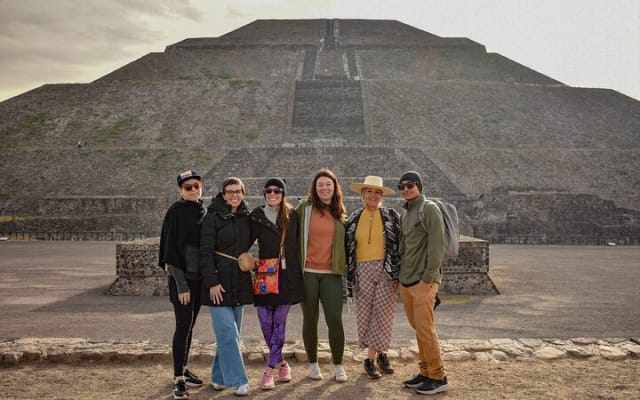 Teotihuacan pyramids morning or afternoon without tourist traps