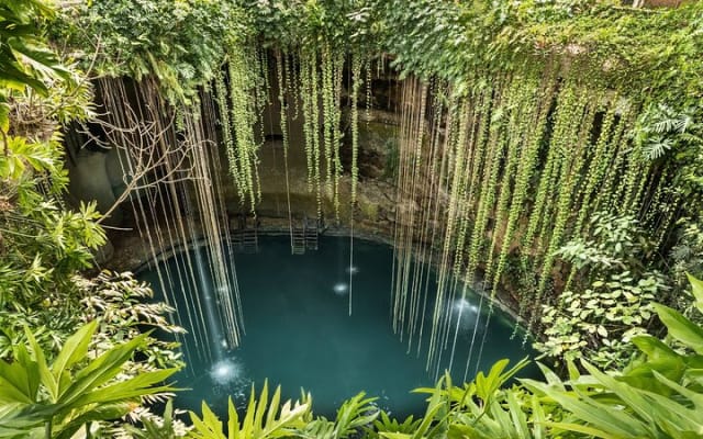 Visit Chichén Itzá, Cenote and Valladolid. Transport included photo 5