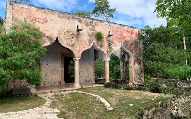 Private tour Uxmal Ruins & Cenotes Hacienda Mucuyche photo 11