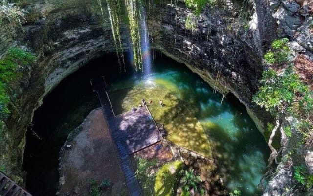 Chichen Itza, Cenote, and Valladolid Tour photo 13