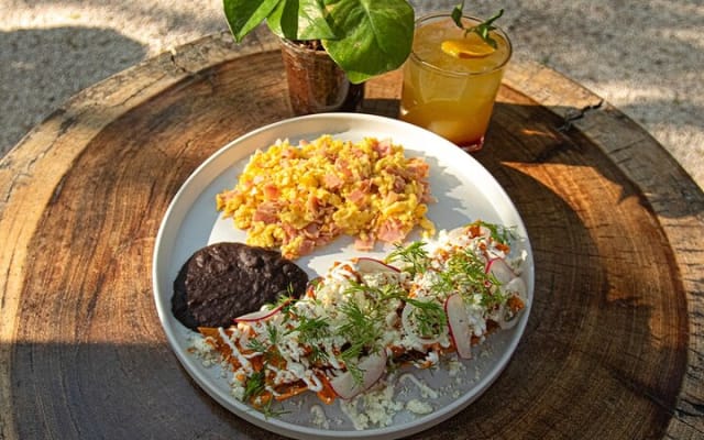Floating breakfast in The Yellow Nest (near Dos Ojos cenote) photo 11