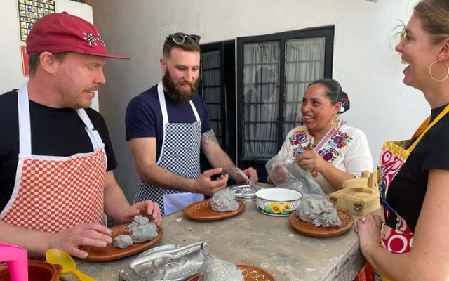 Hidden Kitchen : The Market Challenge in Guadalajara with Noemi
