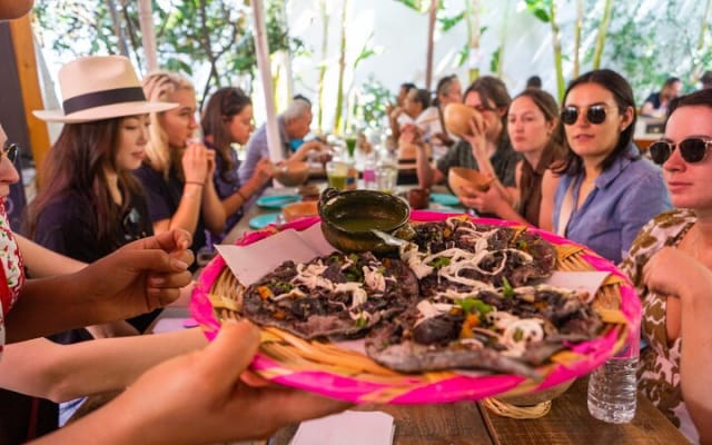 Recorrido gastronómico por los mercados con 15+ degustaciones