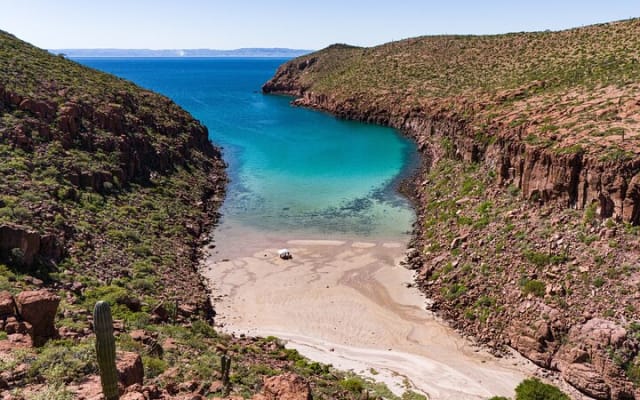 Adventure to Espiritu Santo Island: Snorkel with Sea Lions and Beach