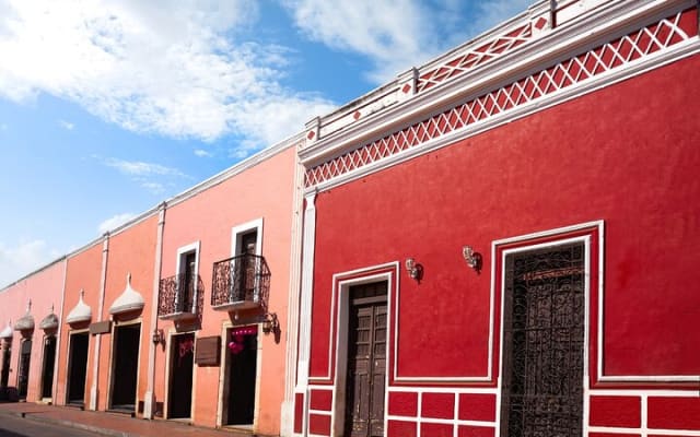 Explore Ek Balam Ruins, a sacred cenote and Valladolid with lunch photo 7