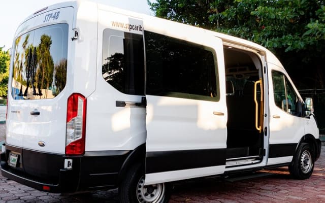 Minibus arrivals from Tulum Airport photo 4