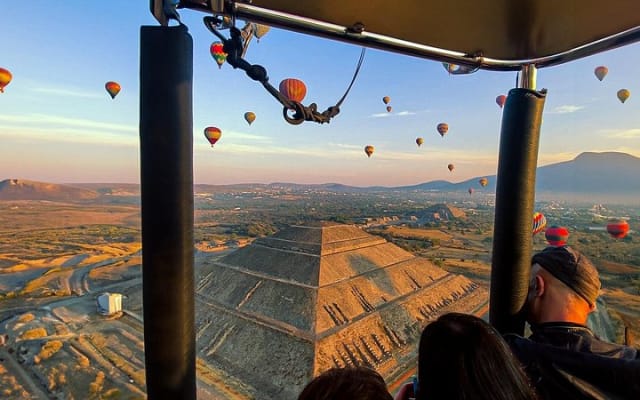 Vuelo en globo con desayuno buffet y transporte photo 2