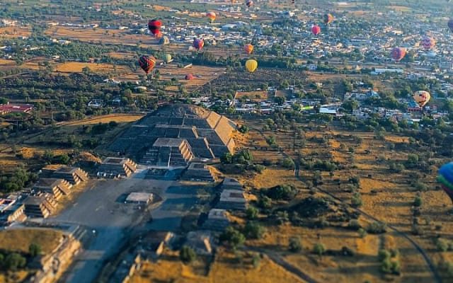 Vuelo en globo con desayuno buffet y transporte photo 6