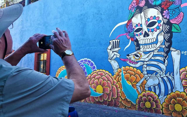 Tour de arte urbano con un artista en Oaxaca photo 14