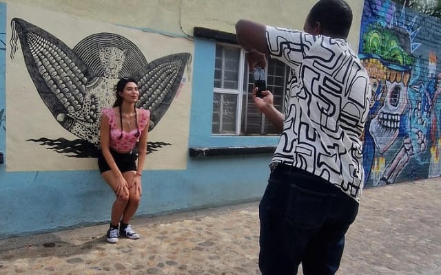 Tour de arte urbano con un artista en Oaxaca photo 8