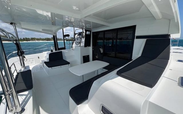 Expérience de 4 heures en catamaran privé Lagoon de 42 pieds photo 11