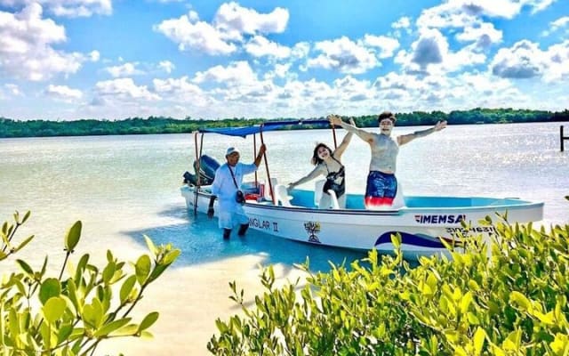 Las Coloradas Amazing Pink Lake & Rio Lagartos from Tulum photo 3
