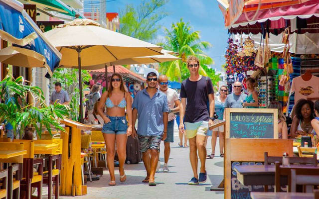 Isla Mujeres Luxury Sailing: Adults Only or Family Friendly photo 9