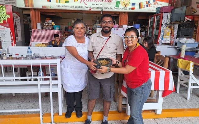 Mexico City Market Secrets, Street Food & Salsa-Making Lesson