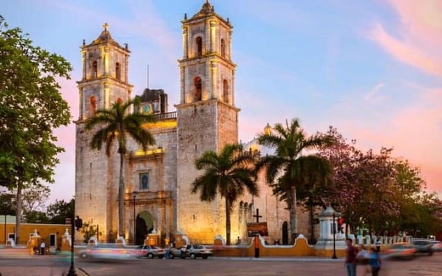 Chichen Itza + Cenote Suytun and Ikkil + Buffet and more photo 10