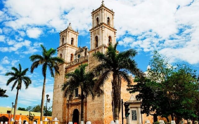 Chichen Itza + Cenote Suytun and Ikkil + Buffet and more photo 12