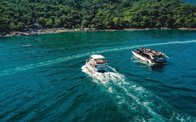 Mega catamaranes TODO INCLUIDO: aventura en una playa paradisíaca remota photo 10