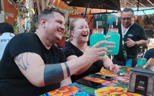 Bar hopping tour in Merida