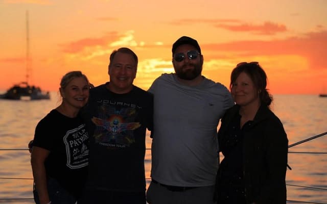 Croisière en catamaran à Los Cabos avec open bar et collation légère photo 14