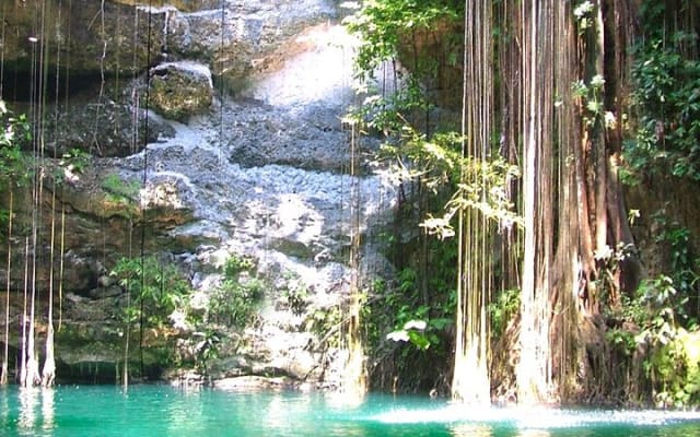 Guided Day Tour to Chichén Itzá, Cenote Swim and Valladolid photo 5