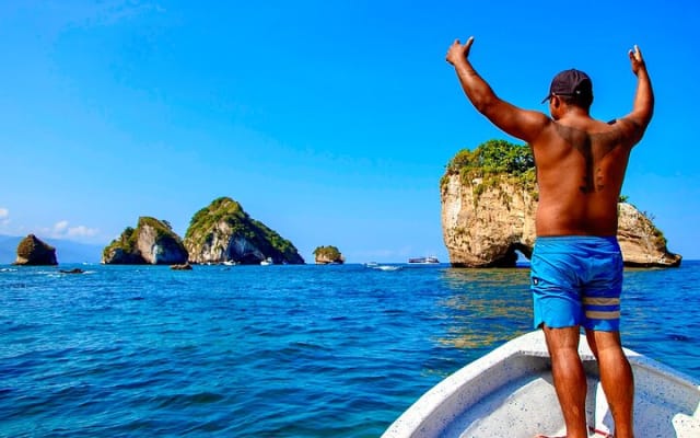 Los Arcos 5 îles : snorkeling, saut de falaise et plage cachée photo 2