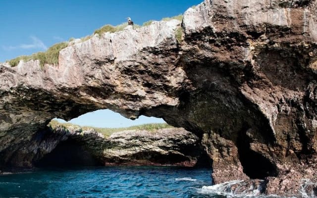 Conoce la famosa Playa Escondida en lancha rápida con snorkel photo 3