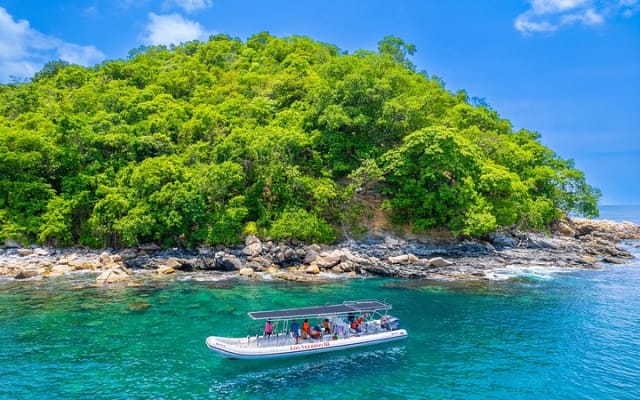 Yelapa Escape & Snorkeling in Puerto Vallarta by Speedboat